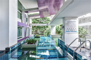 Chateau In Town Phaholyothin 11 is a condominium project, developed by CMC Group, located at Soi Sena Ruam, Samsen Nai, Phaya Thai, Bangkok 10400. Construction of Chateau In Town Phaholyothin 11 was c