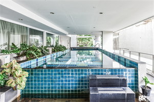 Chateau In Town Phaholyothin 11 is a condominium project, developed by CMC Group, located at Soi Sena Ruam, Samsen Nai, Phaya Thai, Bangkok 10400. Construction of Chateau In Town Phaholyothin 11 was c