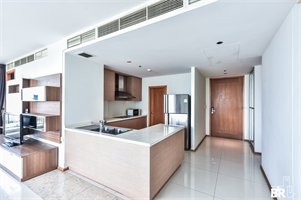 ดิ เอ็มไพร์ เพลส