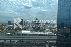 Equinox Phahol-Vipha