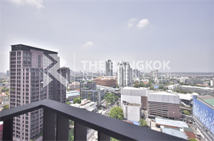 ริธึ่ม เอกมัย