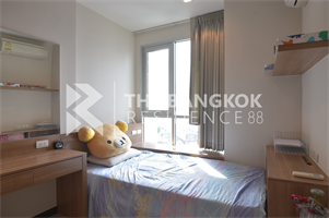 ริธึ่ม สาทร