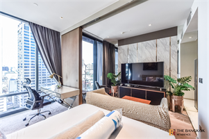 Ashton Silom