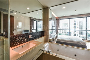 The Address Sathorn 12