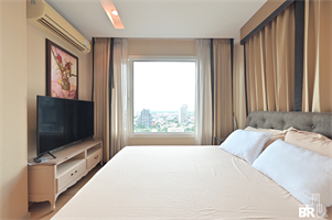 สิริ แอท สุขุมวิท