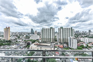 THE LINE Phahol - Pradipat