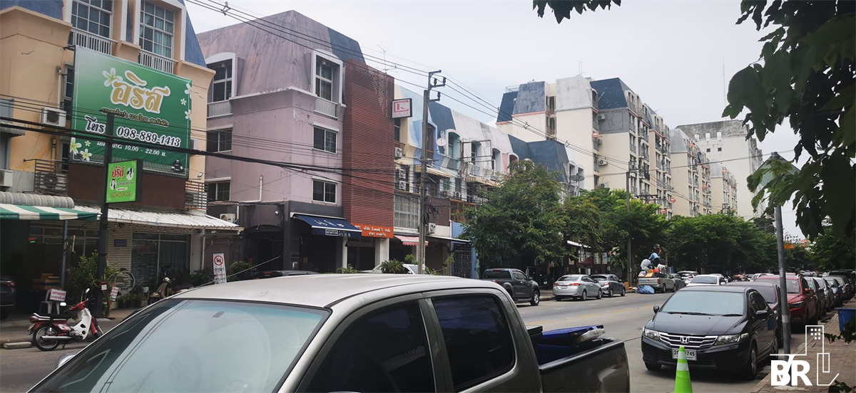 Shophouse Area Lat Phrao