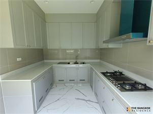 Setthasiri Ratchapruek-Phran Nok