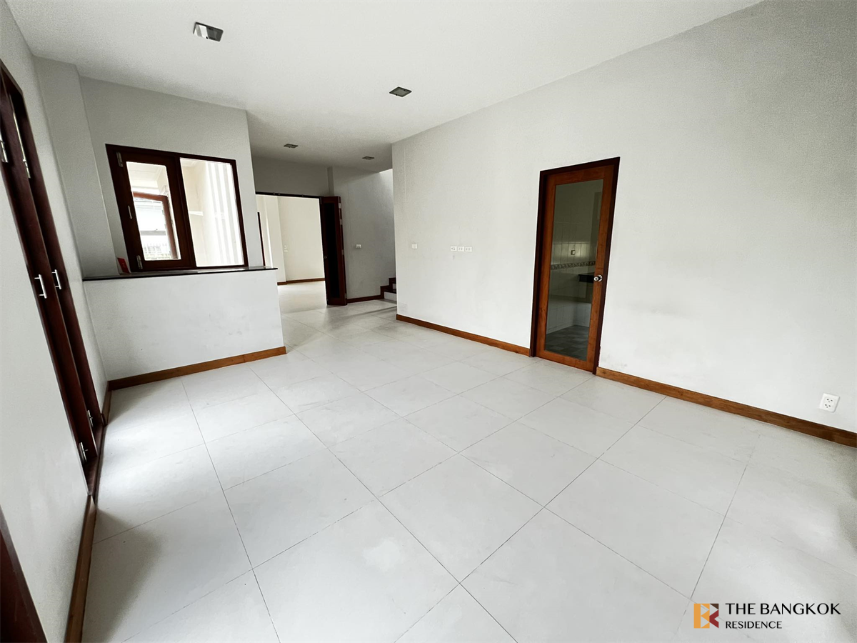 House Area Sathon