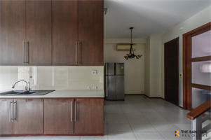 โลตัส พอยต์ เอเลแกนต์ ทาวน์เฮ้าส์