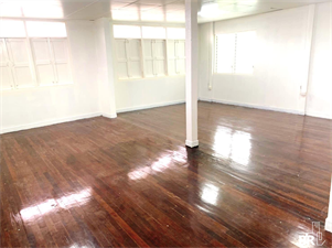 Commercial Space Area Charoen Nakhon