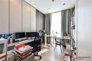 THE LINE Phahol - Pradipat