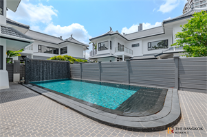 เฮ้าส์ แอเรีย ทองหล่อ