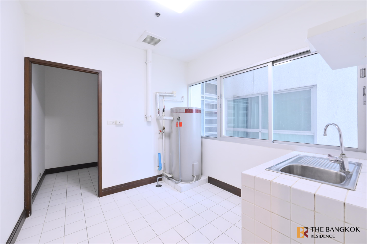 Royal Residence Park