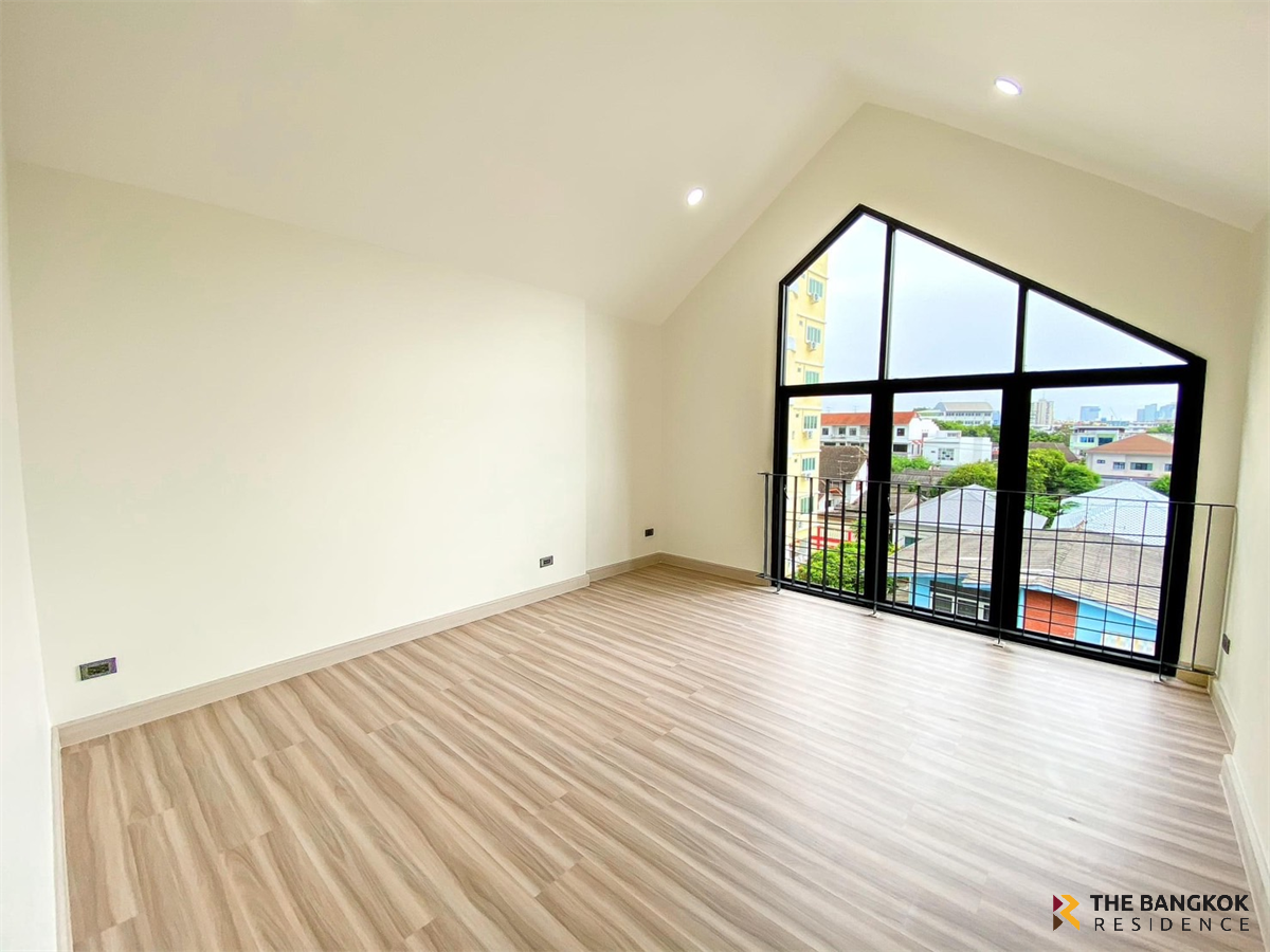 Townhouse Area Sukhumvit (End Sukhumvit)