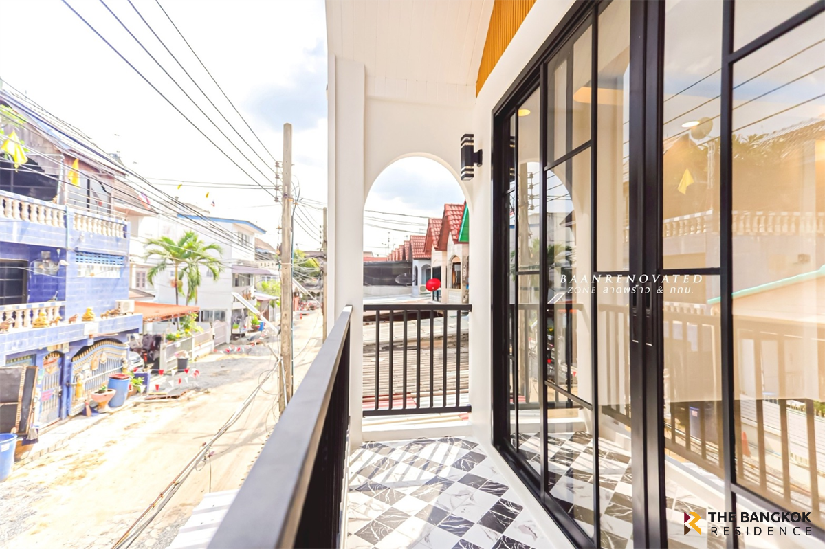 Townhome Area Lat Phrao