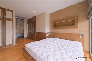 เดอะ เลค คอนโดมิเนียม