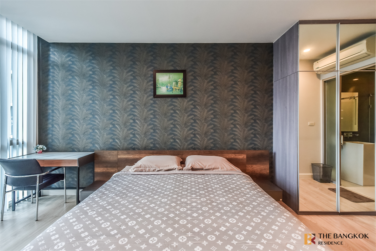 The Room BTS Wongwianyai