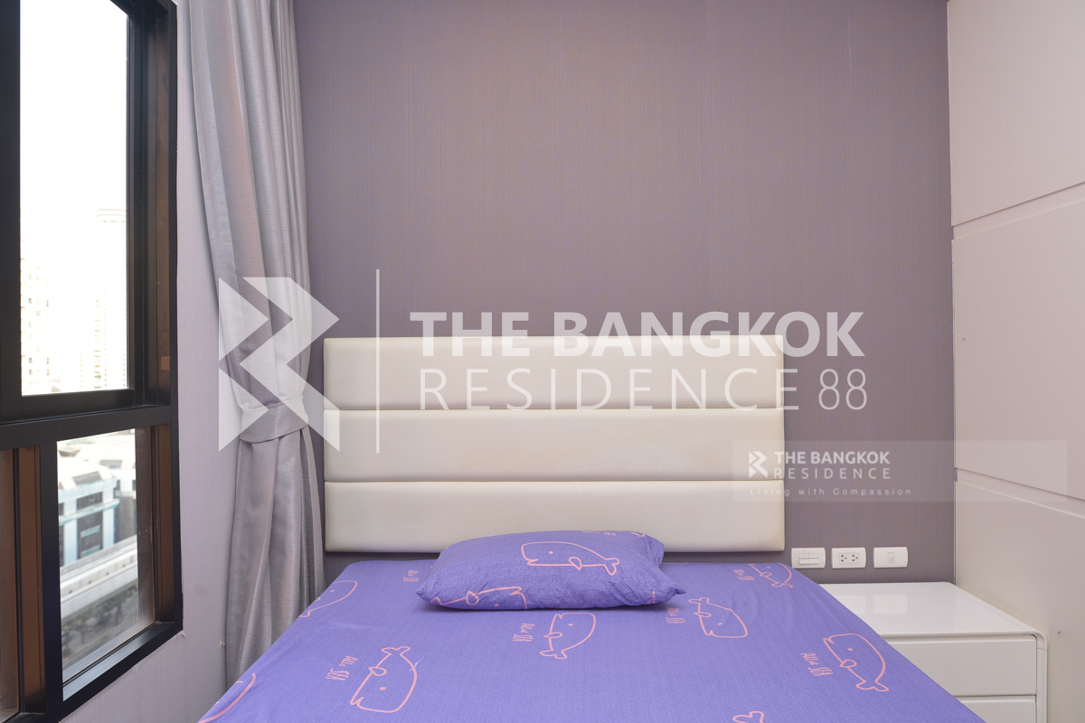 เออร์บาโน่ แอบโซลูท สาทร-ตากสิน