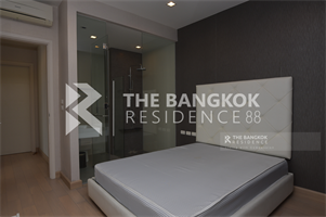 เออร์บาโน่ แอบโซลูท สาทร-ตากสิน