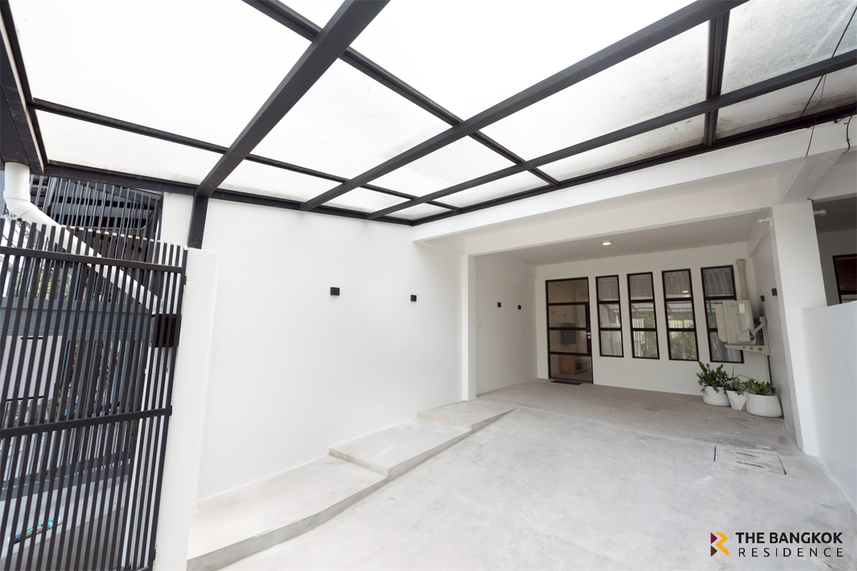 Townhouse Area Sukhumvit (End Sukhumvit)