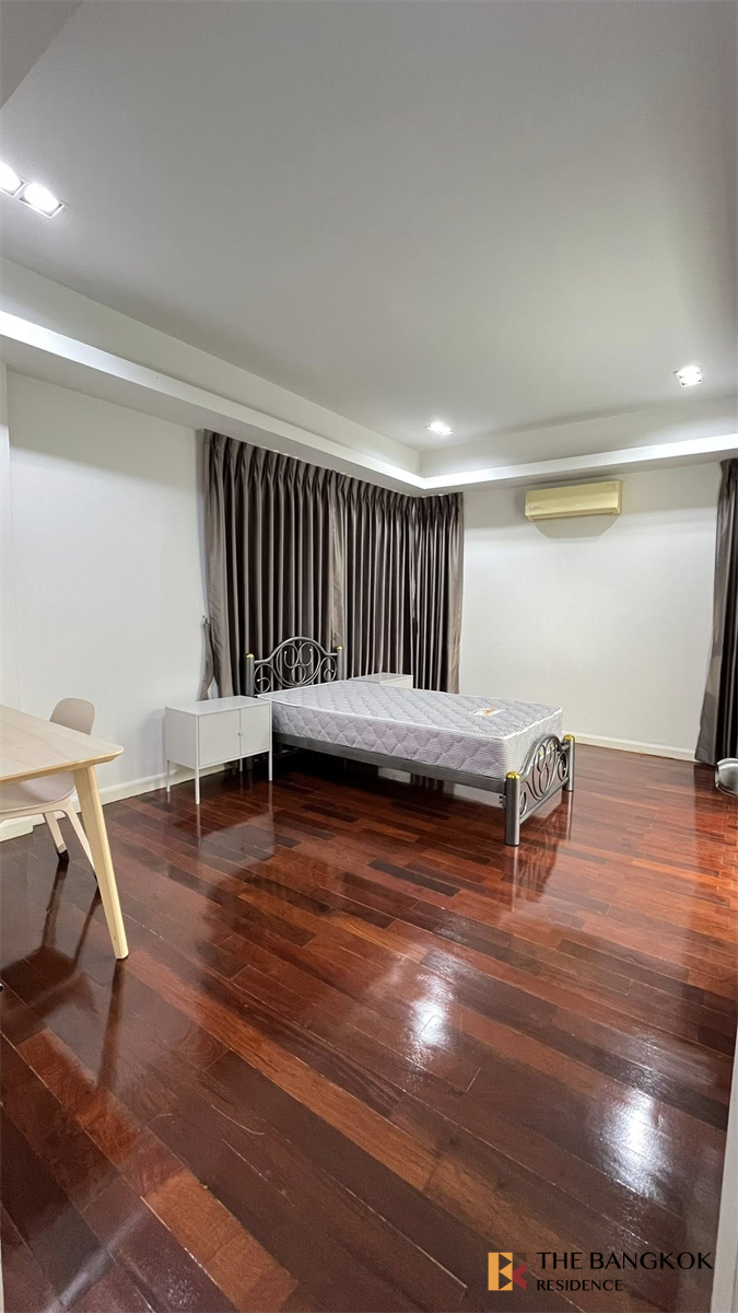 House Area Lat Phrao