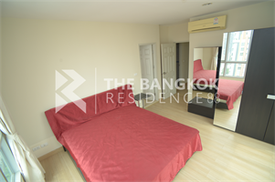 ไลฟ์ แอท สาทร 10