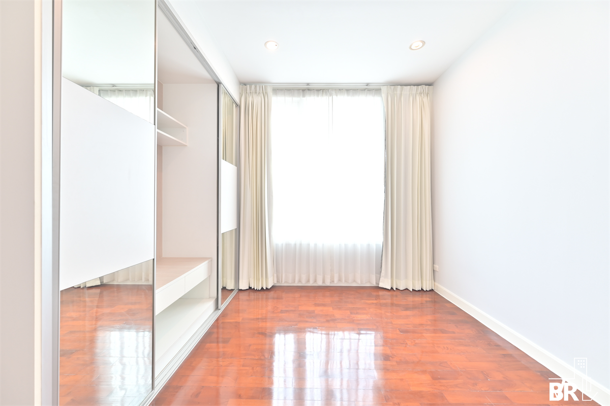 Siri Residence