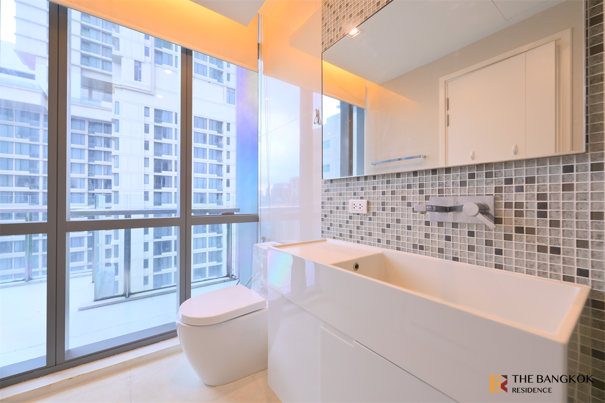 The Room Sukhumvit  21