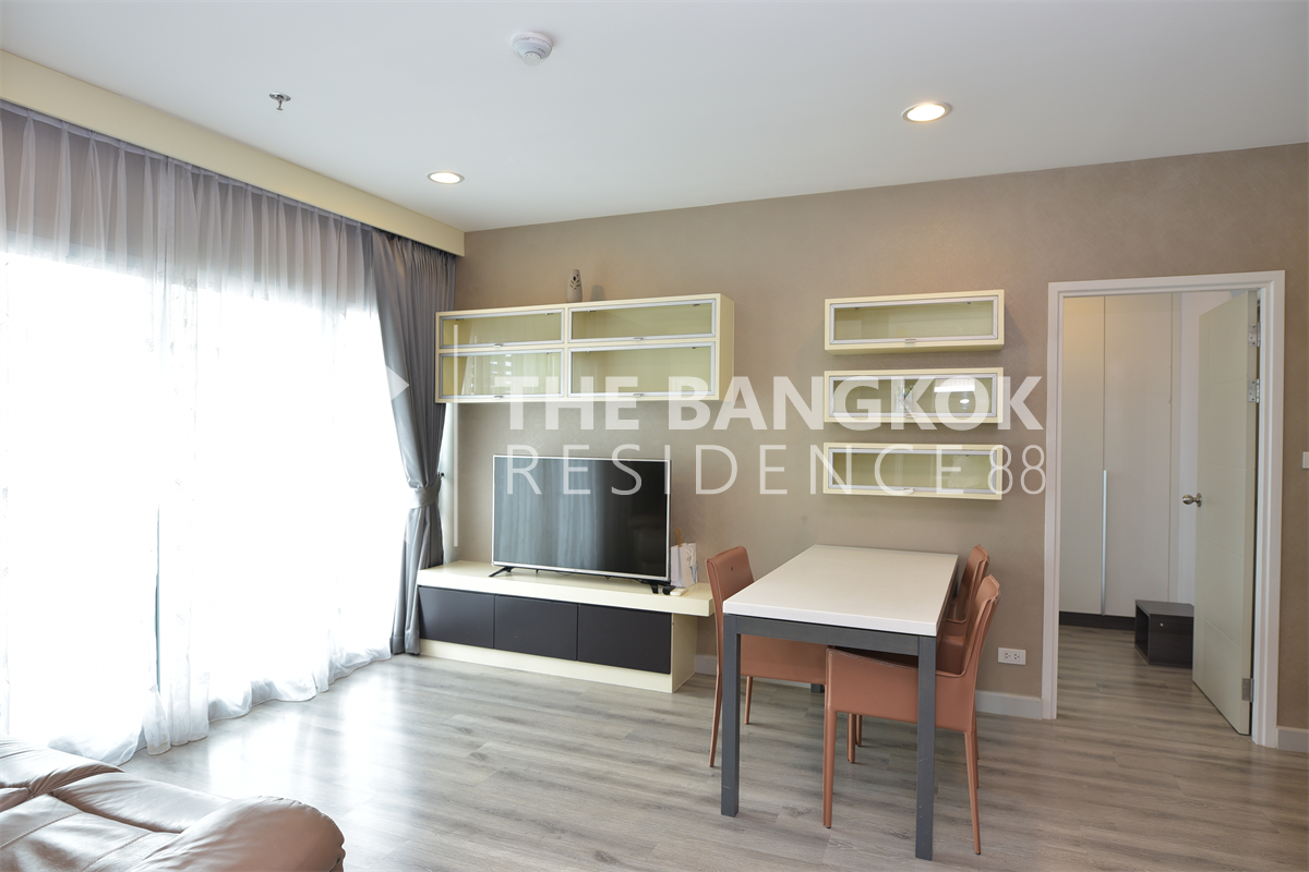 เซ็นทริค สาทร - เซ็นต์หลุยส์