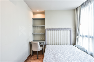 ดิ เอดิเตอร์