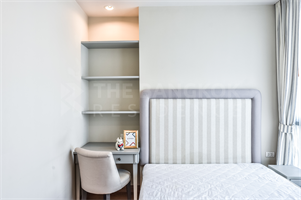 ดิ เอดิเตอร์