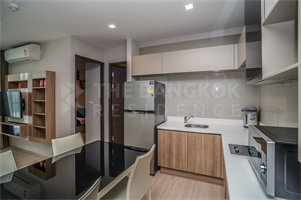 ริธึ่ม สาทร