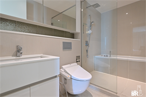 เอช สุขุมวิท 43 คอนโดมิเนียม