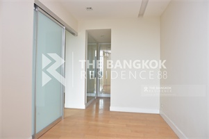 Equinox Phahol-Vipha