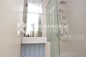 Equinox Phahol-Vipha