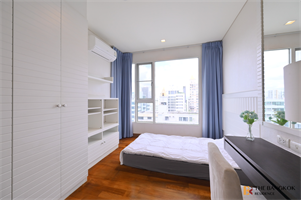 ไอวี ทองหล่อ