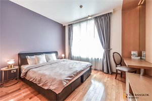 ดิ เอ็มไพร์ เพลส