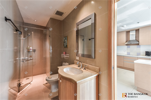 ดิ เอ็มไพร์ เพลส