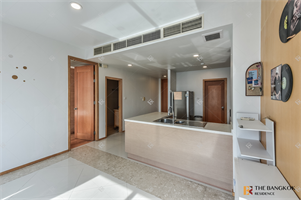 ดิ เอ็มไพร์ เพลส