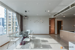 ดิ เอ็มไพร์ เพลส