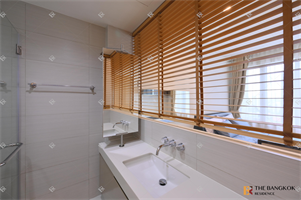 สิริ แอท สุขุมวิท