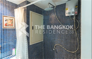 Navin Court Condominium