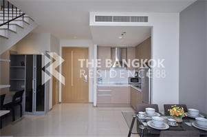 ดิ เอ็มโพริโอ เพลส