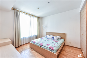 ดิ เอ็มไพร์ เพลส