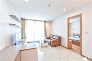 ดิ เอ็มไพร์ เพลส