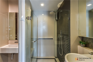 ริธึ่ม สาทร