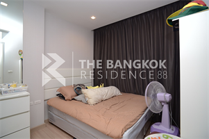 เออร์บาโน่ แอบโซลูท สาทร-ตากสิน