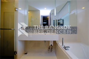 RHYTHM Sukhumvit 44/1