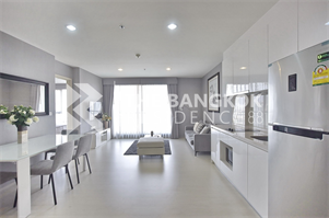 ริทึ่ม สุขุมวิท 42